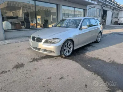 Begagnad BMW 320 163 HK (119 kW) 2006 Grå Kombi