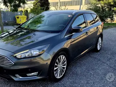 Usata Ford Focus 120 CV (88 kW) 2015 Grigio Station wagon