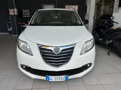 Usata Lancia Ypsilon S 69 CV (50 kW) 2011 Bianco Utilitaria