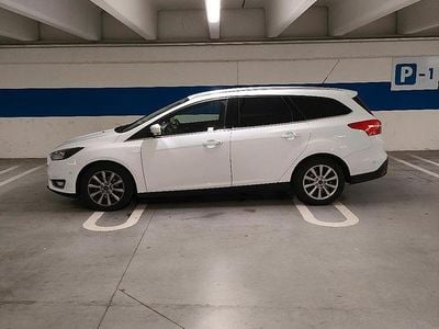 Usata Ford Focus 120 CV (88 kW) 2015 Bianco Station wagon