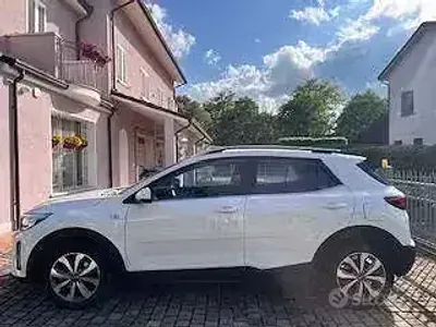 Second-hand Kia Stonic Style 84 CP (61 kW) 2022 Alb SUV