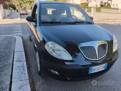 Usata Lancia Ypsilon 60 CV (44 kW) 2006 Nero Utilitaria