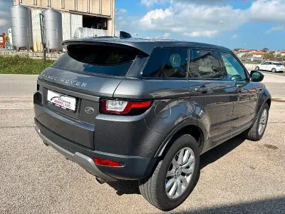 Käytetty Land Rover Range Rover evoque SE 150 HP (110 kW) 2018 Harmaa Katumaasturi