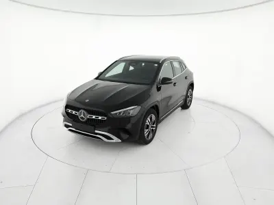 Nuova Mercedes GLA180 Progressive 136 CV (100 kW) 2026 Nero notte SUV