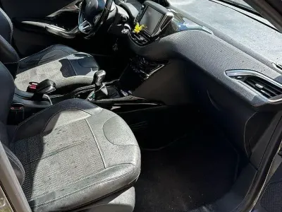 Usata Peugeot 2008 99 CV (72 kW) 2016 Grigio SUV