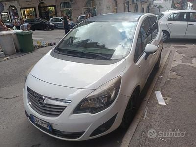 Usata Opel Meriva Cosmo 110 CV (80 kW) 2011 Bianco Monovolume