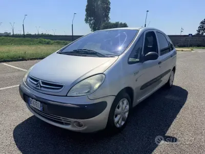 Usata Citroën Xsara Picasso 95 CV (69 kW) 2001 Grigio Monovolume