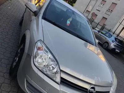 Usata Opel Astra Enjoy 80 CV (58 kW) 2005 Station wagon
