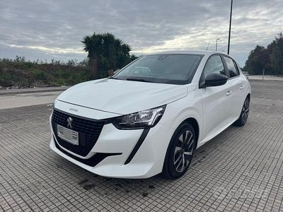 Usata Peugeot 208 Allure 75 CV (55 kW) 2022 Bianco Utilitaria