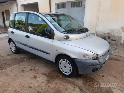 Usata Fiat Multipla 110 CV (80 kW) 2002 Grigio Monovolume