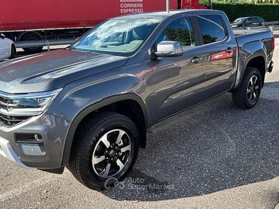 Nuova VW Amarok 242 CV (177 kW) 2025 Gray Pick-up