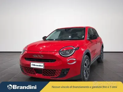 Usata Fiat 600 La Prima 101 CV (74 kW) 2025 Rosso passione SUV