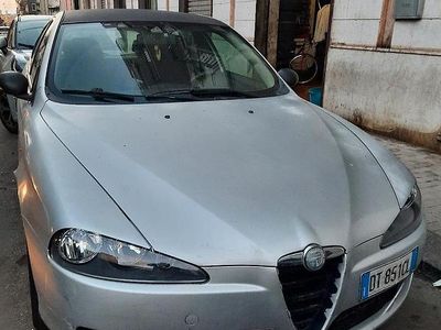 Usata Alfa Romeo 147 116 CV (85 kW) 2006 Grigio Utilitaria