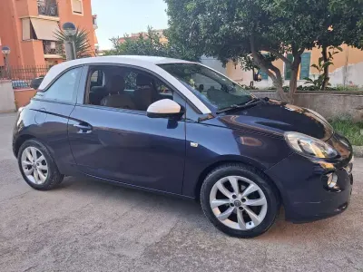 Usata Opel Adam Glam 87 CV (63 kW) 2014 Blu/azzurro Utilitaria