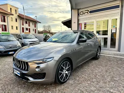 Usata Maserati Levante 250 CV (183 kW) 2017 Grigio SUV