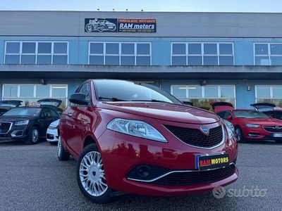 Usata Lancia Ypsilon Platinum 69 CV (50 kW) 2016 Rosso Utilitaria