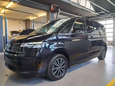 Usata VW Multivan Life 150 CV (110 kW) 2023 Nero metallizzato Monovolume