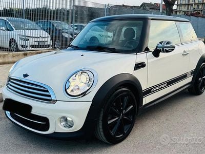 Usata Mini Cooper D 111 CV (81 kW) 2012 Bianco Utilitaria