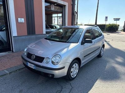 Usata VW Polo 75 CV (55 kW) 2004 Grigio Utilitaria