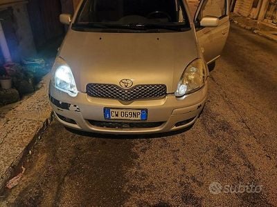 Usata Toyota Yaris 2005 Grigio Utilitaria