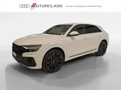 Usata Audi Q8 Sport 286 CV (210 kW) 2023 Bianco carrara SUV