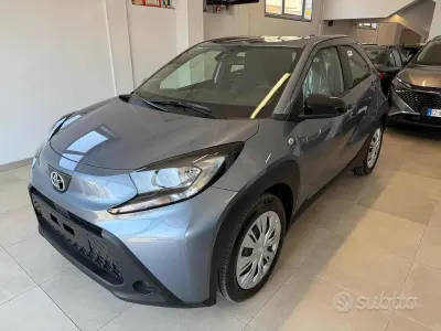 Nuova Toyota Aygo X Active 72 CV (52 kW) 2025 Grigio SUV
