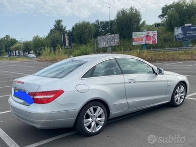 Usata Mercedes E220 143 CV (105 kW) 2010 Grigio Coupé