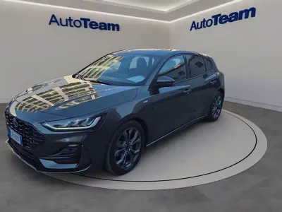 Usata Ford Focus ST-Line 116 CV (85 kW) 2025 Magnetic grey Berlina