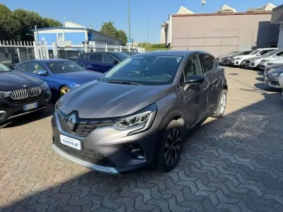 Usata Renault Captur Techno 94 CV (69 kW) 2024 Grigio scuro SUV
