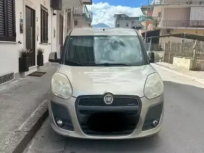 Usata Fiat Doblò 103 CV (75 kW) 2013 Monovolume