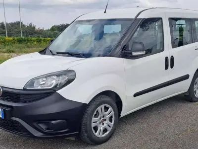 Usata Fiat Doblò Easy 90 CV (66 kW) 2022 Bianco Monovolume