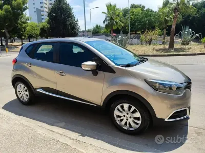 Usata Renault Captur 90 CV (66 kW) 2014 Grigio SUV