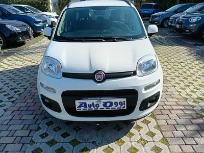 Usata Fiat Panda Lounge 69 CV (50 kW) 2019 Bianco Utilitaria