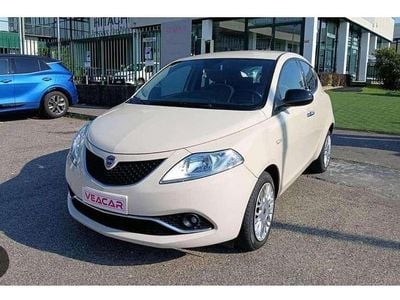 Usata Lancia Ypsilon Gold 69 CV (50 kW) 2016 Beige Utilitaria