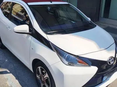 Usata Toyota Aygo X-wave 69 CV (50 kW) 2017 Bianco Utilitaria