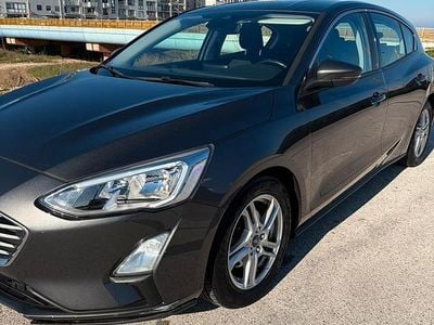 Käytetty Ford Focus 95 HP (69 kW) 2019 Harmaa Sedan