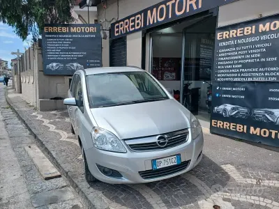 Usata Opel Zafira 140 CV (102 kW) 2008 Grigio Monovolume