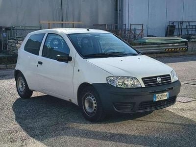 Usata Fiat Punto Classica 69 CV (50 kW) 2007 Bianco Utilitaria