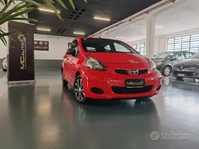 Usata Toyota Aygo 68 CV (50 kW) 2010 Rosso Utilitaria