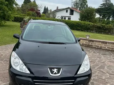 Usata Peugeot 307 90 CV (66 kW) 2007 Nero Berlina
