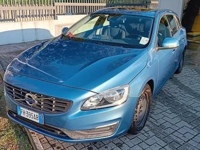 Usata Volvo V60 120 CV (88 kW) 2016 Blu Station wagon