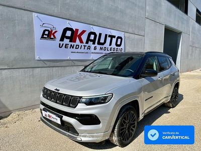 Usata Jeep Compass 179 CV (131 kW) 2022 Psn/qsns argento/tetto nero SUV