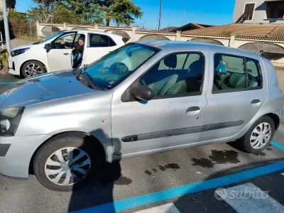 Usata Renault Clio 48 CV (35 kW) 2006 Grigio Utilitaria