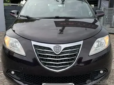 Usata Lancia Ypsilon Silver 69 CV (50 kW) 2013 Nero Utilitaria