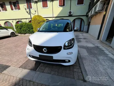 Usata Smart ForFour 71 CV (52 kW) 2016 Bianco Utilitaria