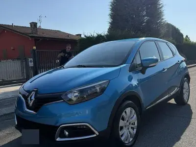 Usata Renault Captur 90 CV (66 kW) 2014 Bluazzurro SUV