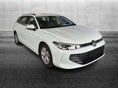 Usata VW Passat 122 CV (89 kW) 2024 Bianco Station wagon