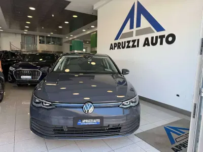 Usata VW Golf VIII Life 116 CV (85 kW) 2023 Grigio Berlina