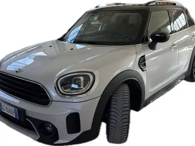 Usata Mini Cooper D Countryman Business 150 CV (110 kW) 2021 Argento SUV