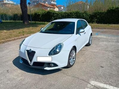 Usata Alfa Romeo Giulietta Super 120 CV (88 kW) 2017 Bianco Utilitaria